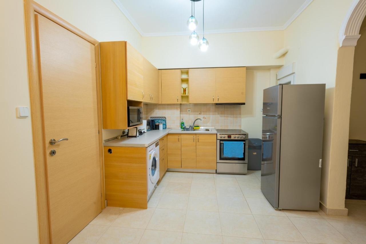 Niovi, Stylish Apartment Near The Waterfront Tesalonika Bagian luar foto
