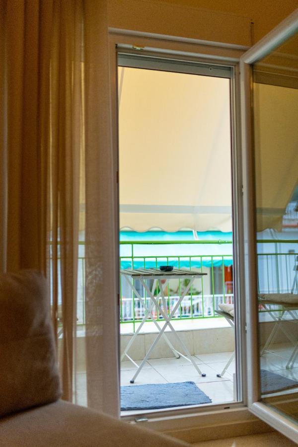 Niovi, Stylish Apartment Near The Waterfront Tesalonika Bagian luar foto