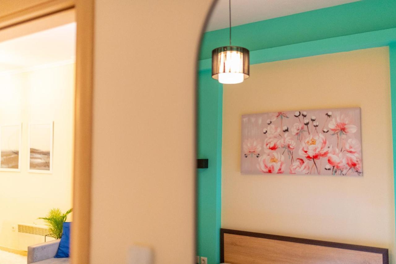 Niovi, Stylish Apartment Near The Waterfront Tesalonika Bagian luar foto